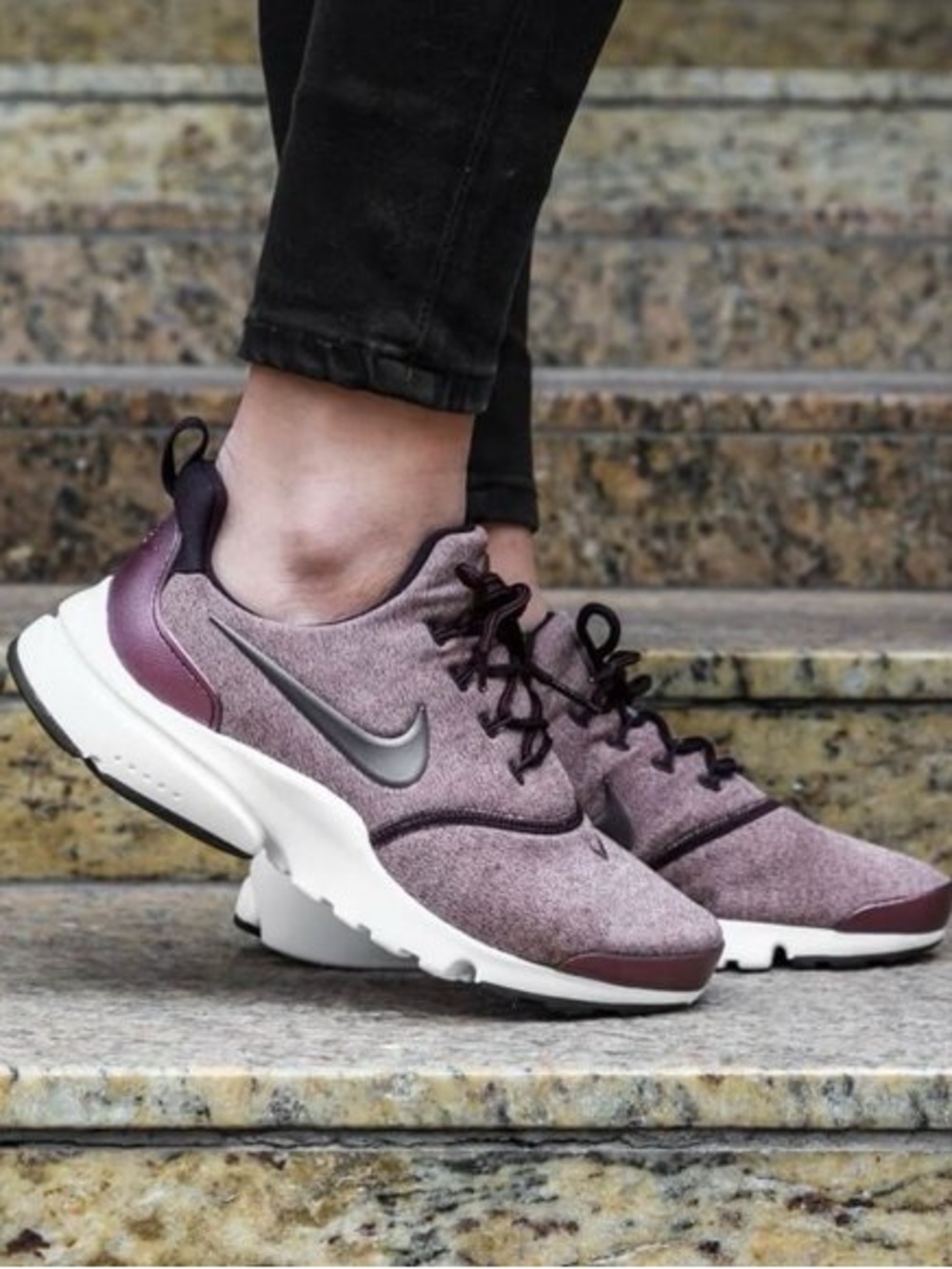 Nike Presto Fly Women’s Size 12 Running Sneakers Port Wine Metallic Shoes